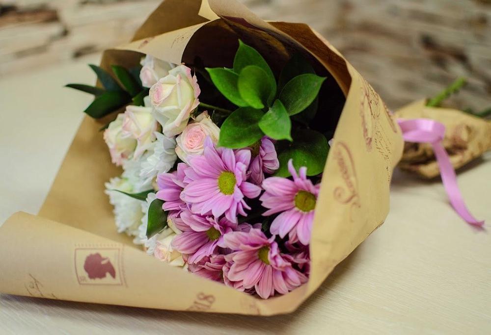 Букет цветов из: Розы и Хризантемы в Саратове