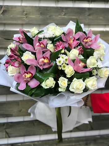 Букет цветов из: Розы и Хризантемы в Саратове