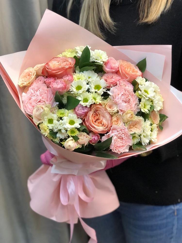 Букет цветов из: Гвоздики, Розы и Хризантемы в Саратове