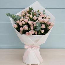 Букет цветов из:  Розы в Саратове