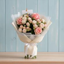 Букет цветов из:  Розы в Саратове